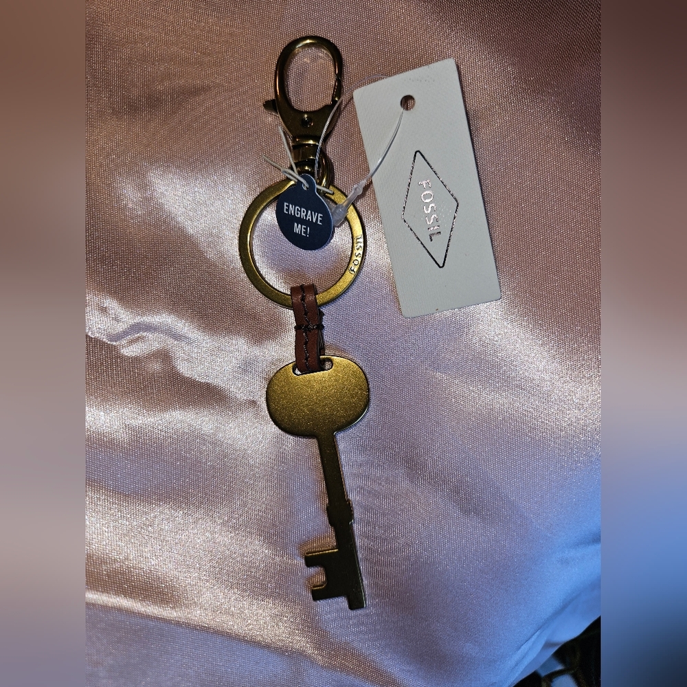 Fossil KeyChain / Purse Accessory NWT - Picture 2 of 10